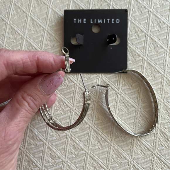 The Limited Silvertone Hoop Pierced Earrings NWT - Picture 10 of 10